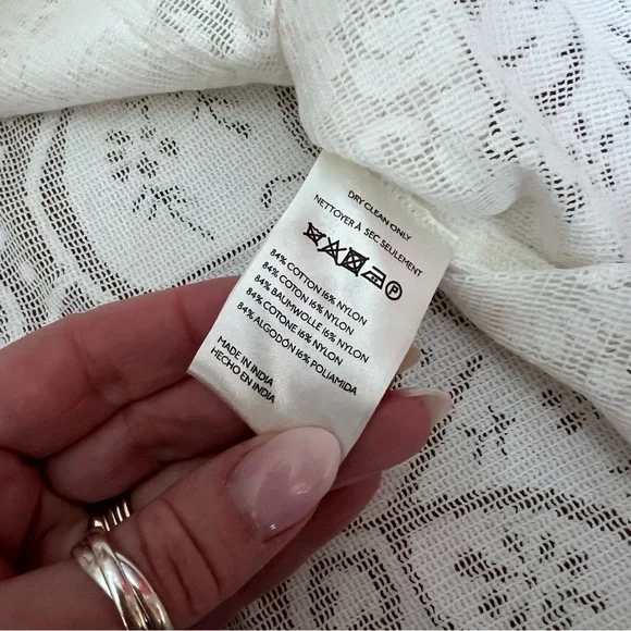 Anthropologie - The Aly Puff-Sleeve Button Down White Blouse by Pilcro - Picture 8 of 9